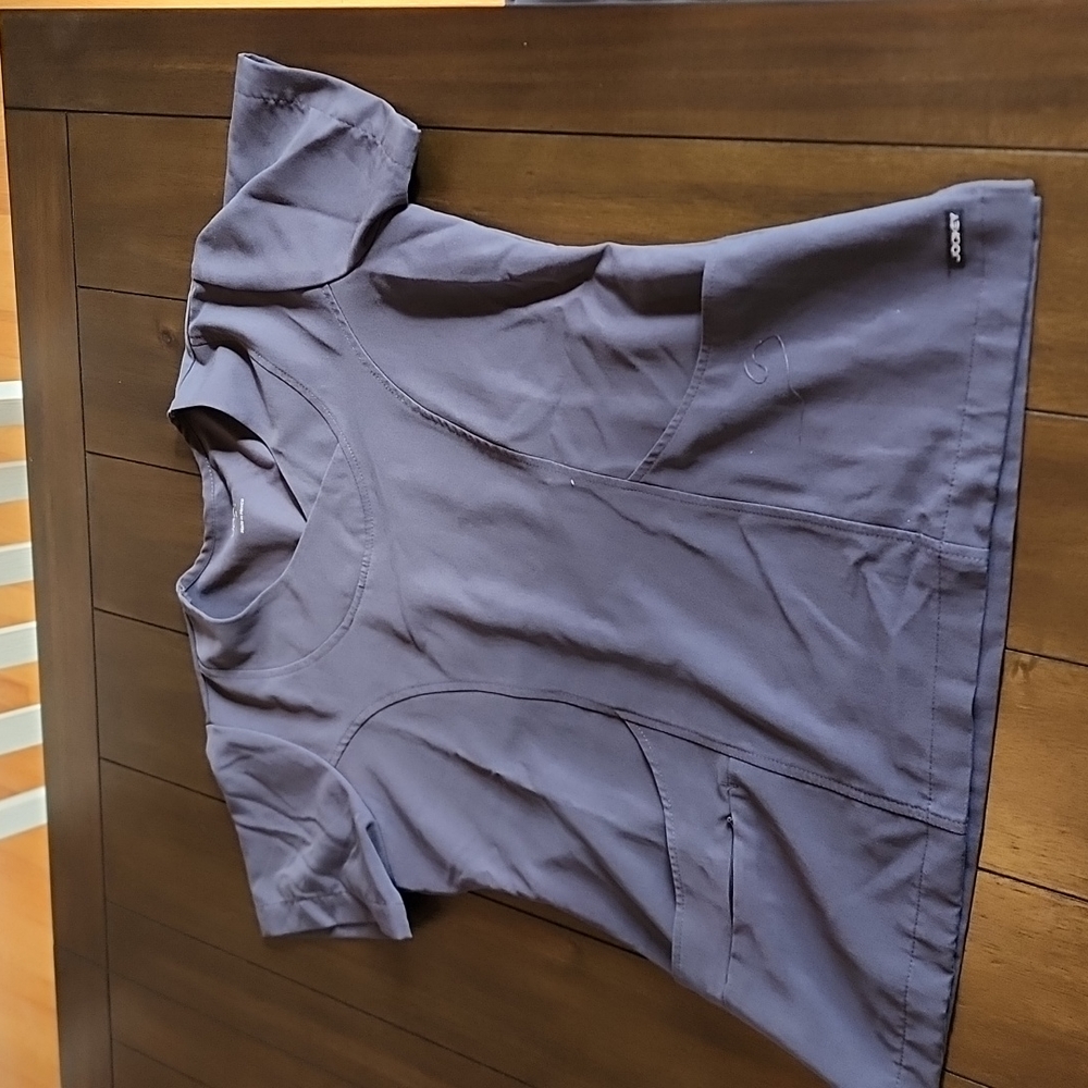 Scrub top